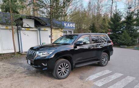 Toyota Land Cruiser Prado 150 рестайлинг 2, 2018 год, 3 950 000 рублей, 31 фотография