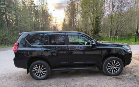 Toyota Land Cruiser Prado 150 рестайлинг 2, 2018 год, 3 950 000 рублей, 35 фотография
