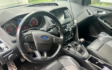 Ford Focus ST III, 2017 год, 1 790 000 рублей, 15 фотография