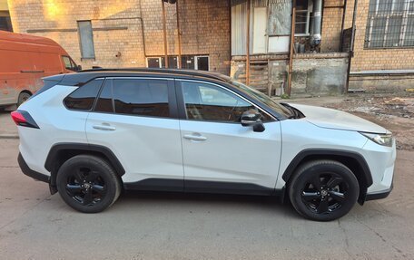 Toyota RAV4, 2021 год, 3 490 000 рублей, 6 фотография