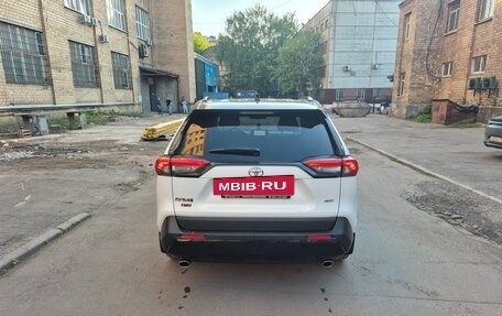 Toyota RAV4, 2021 год, 3 490 000 рублей, 7 фотография
