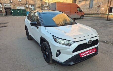 Toyota RAV4, 2021 год, 3 490 000 рублей, 3 фотография