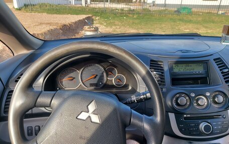 Mitsubishi Grandis, 2008 год, 655 000 рублей, 13 фотография