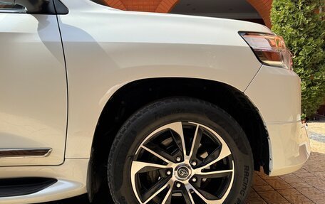 Toyota Land Cruiser 200, 2016 год, 6 800 000 рублей, 4 фотография