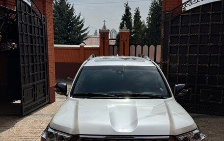 Toyota Land Cruiser 200, 2016 год, 6 800 000 рублей, 2 фотография