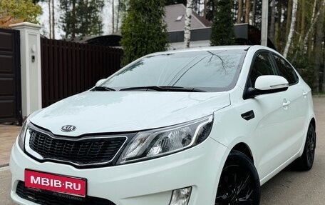 KIA Rio III рестайлинг, 2012 год, 989 000 рублей, 1 фотография