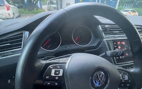 Volkswagen Tiguan II, 2020 год, 3 390 000 рублей, 15 фотография