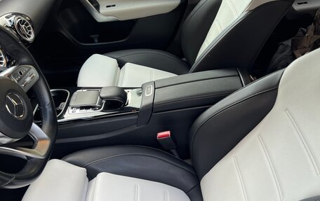 Mercedes-Benz A-Класс, 2018 год, 2 300 000 рублей, 10 фотография