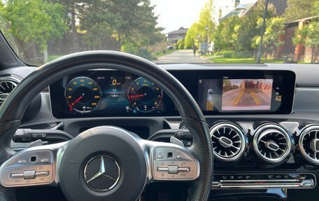 Mercedes-Benz A-Класс, 2018 год, 2 300 000 рублей, 14 фотография