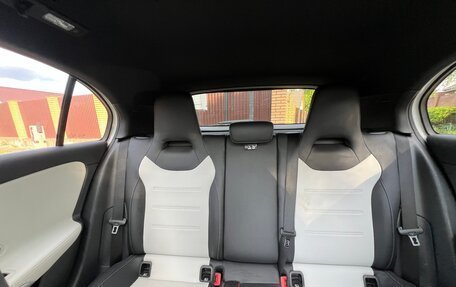 Mercedes-Benz A-Класс, 2018 год, 2 300 000 рублей, 17 фотография