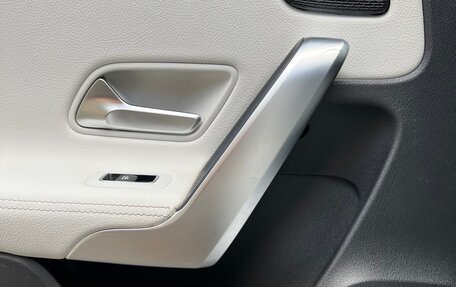 Mercedes-Benz A-Класс, 2018 год, 2 300 000 рублей, 23 фотография