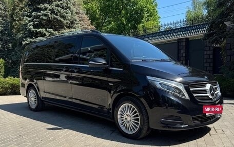 Mercedes-Benz V-Класс, 2015 год, 4 400 000 рублей, 3 фотография