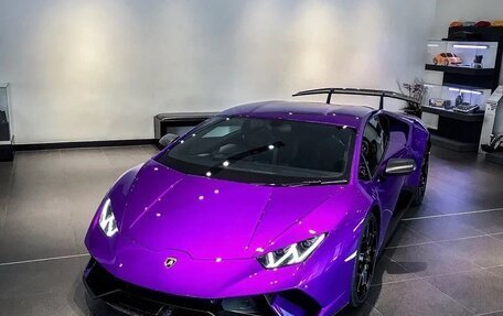 Lamborghini Huracán, 2019 год, 30 000 000 рублей, 20 фотография
