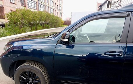 Toyota Land Cruiser Prado 150 рестайлинг 2, 2021 год, 7 200 000 рублей, 5 фотография