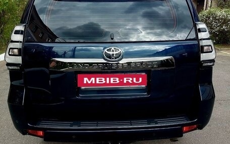 Toyota Land Cruiser Prado 150 рестайлинг 2, 2021 год, 7 200 000 рублей, 12 фотография