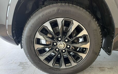 Toyota Land Cruiser, 2023 год, 11 100 000 рублей, 20 фотография