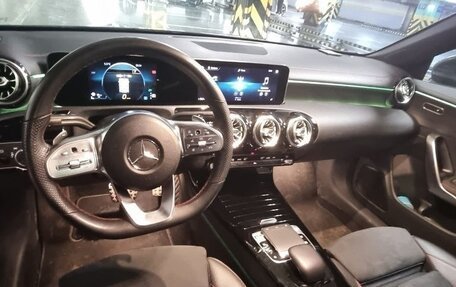 Mercedes-Benz CLA, 2019 год, 3 250 000 рублей, 15 фотография