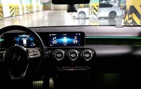 Mercedes-Benz CLA, 2019 год, 3 250 000 рублей, 12 фотография