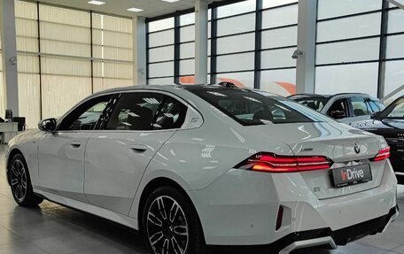 BMW 5 серия, 2024 год, 9 099 000 рублей, 6 фотография