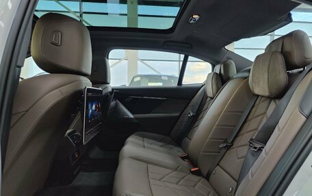 BMW 5 серия, 2024 год, 9 099 000 рублей, 10 фотография