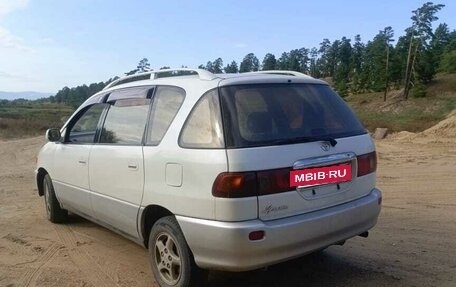 Toyota Ipsum II, 2001 год, 450 000 рублей, 2 фотография
