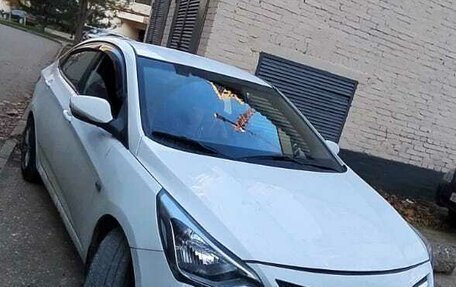Hyundai Solaris II рестайлинг, 2011 год, 700 000 рублей, 3 фотография