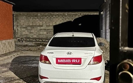 Hyundai Solaris II рестайлинг, 2011 год, 700 000 рублей, 5 фотография