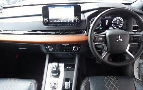Mitsubishi Outlander, 2022 год, 2 790 099 рублей, 8 фотография