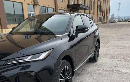 Toyota Venza, 2022 год, 2 850 000 рублей, 3 фотография