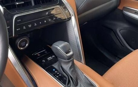 Toyota Venza, 2022 год, 2 850 000 рублей, 13 фотография
