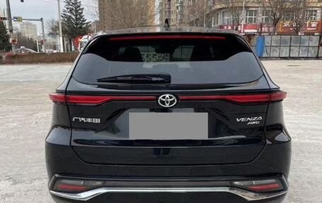 Toyota Venza, 2022 год, 2 850 000 рублей, 8 фотография