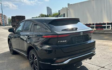 Toyota Venza, 2022 год, 2 850 000 рублей, 10 фотография