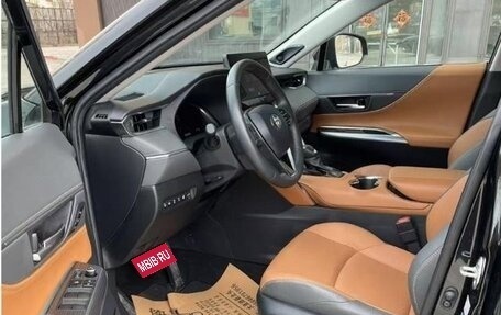 Toyota Venza, 2022 год, 2 850 000 рублей, 11 фотография
