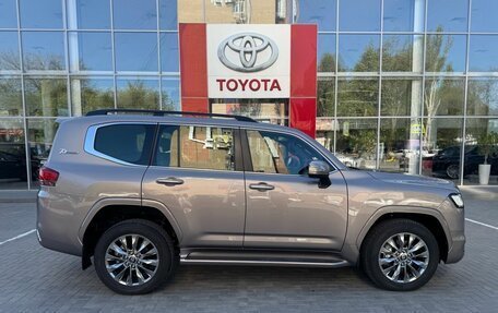 Toyota Land Cruiser, 2023 год, 12 700 000 рублей, 5 фотография