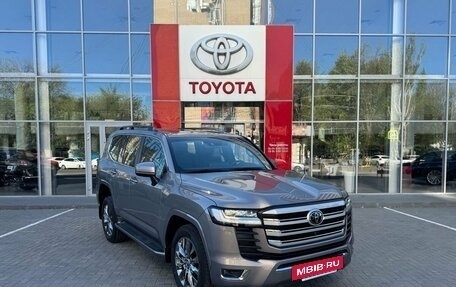 Toyota Land Cruiser, 2023 год, 12 700 000 рублей, 3 фотография