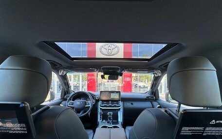 Toyota Land Cruiser, 2023 год, 12 700 000 рублей, 22 фотография