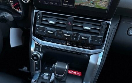 Toyota Land Cruiser, 2023 год, 12 700 000 рублей, 18 фотография