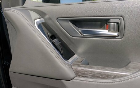 Toyota Land Cruiser, 2021 год, 10 300 000 рублей, 29 фотография