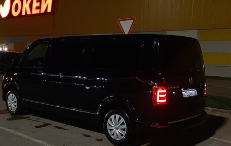 Volkswagen Caravelle T6 рестайлинг, 2017 год, 2 850 000 рублей, 20 фотография