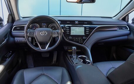 Toyota Camry, 2019 год, 2 998 000 рублей, 6 фотография