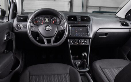 Volkswagen Polo VI (EU Market), 2015 год, 849 000 рублей, 6 фотография