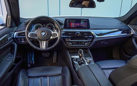 BMW 5 серия, 2017 год, 3 360 000 рублей, 6 фотография