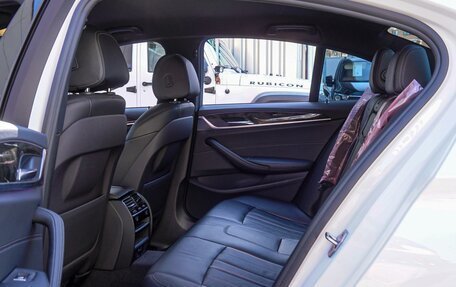 BMW 5 серия, 2017 год, 3 360 000 рублей, 11 фотография
