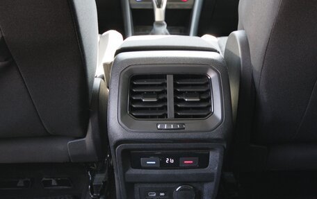 Volkswagen Tiguan II, 2021 год, 3 250 000 рублей, 15 фотография