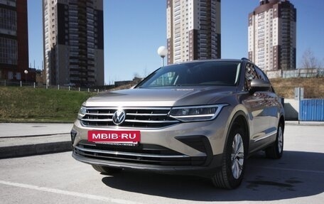 Volkswagen Tiguan II, 2021 год, 3 250 000 рублей, 22 фотография