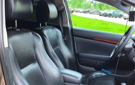 Toyota Avensis III рестайлинг, 2006 год, 875 000 рублей, 25 фотография