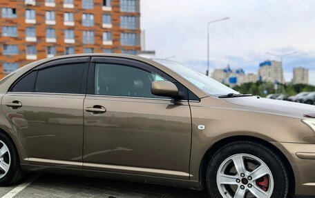 Toyota Avensis III рестайлинг, 2006 год, 875 000 рублей, 38 фотография