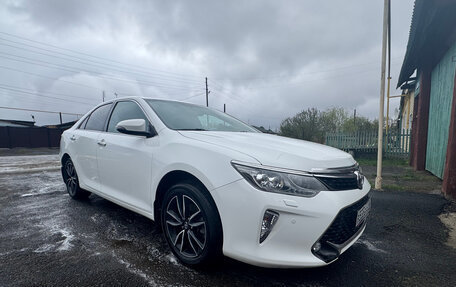 Toyota Camry, 2017 год, 2 410 000 рублей, 7 фотография