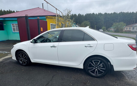 Toyota Camry, 2017 год, 2 410 000 рублей, 8 фотография