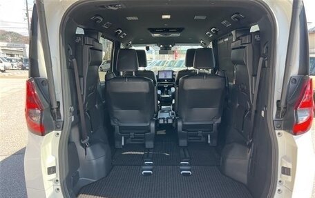 Toyota Noah, 2022 год, 2 200 060 рублей, 11 фотография